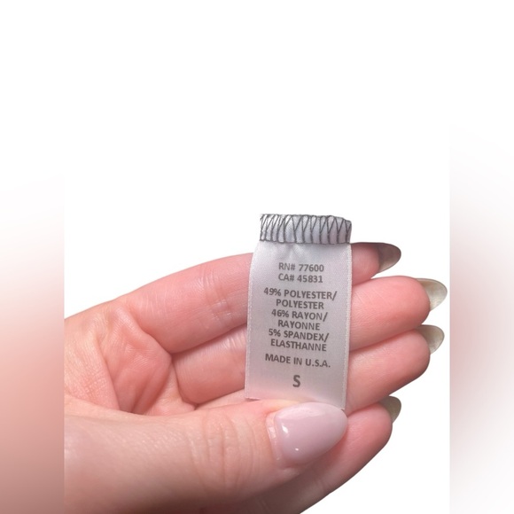 Chaser Cold Shoulder Black Ribbed Top Small NWT - Picture 5 of 5